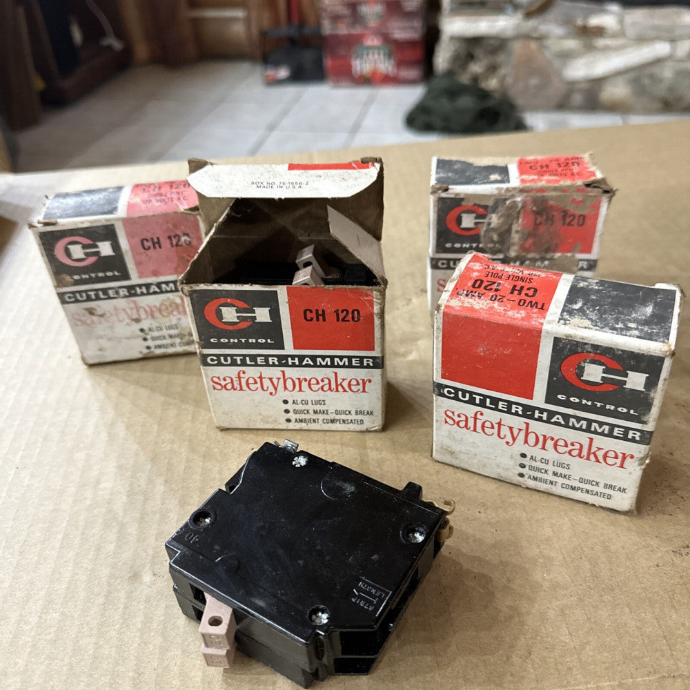 4 Vintage 2 Packs CH120 Cutler-Hammer Ch 120 20 Amp 120V Single Pole Metal Foot