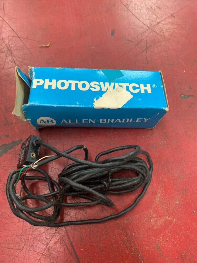 NEW IN BOX ALLEN BRADLEY PHOTOSWITCH 42SMP-7320