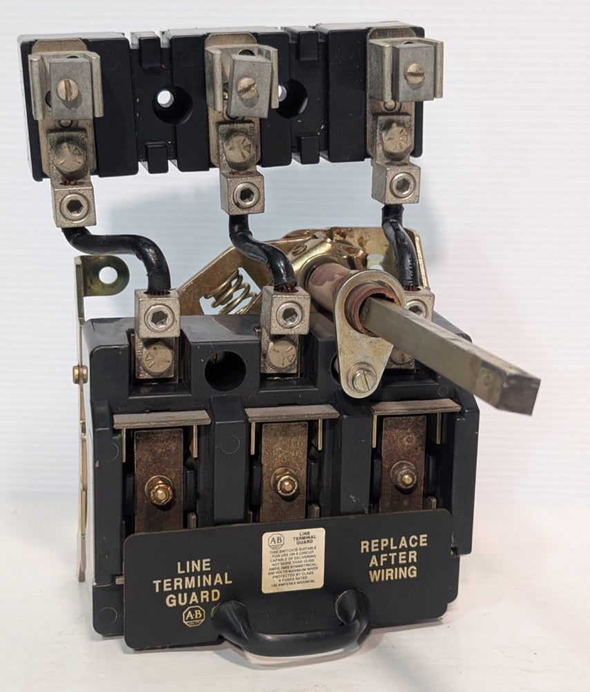 Allen-Bradley 1494R-N100 Ser A disconnect switch w/ X-400656 fuse block assembly