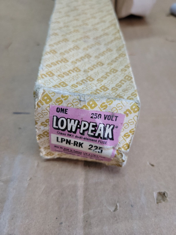 NEW BUSSMANN LOW PEAK FUSE 225AMP 250VAC CLASS RK1
