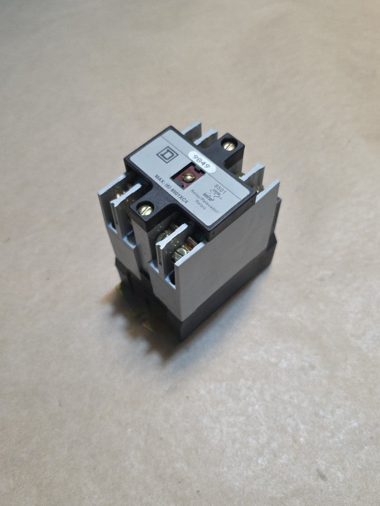 Square D 8501XMO40V02 AC Master Relay Ser. A 8501XM040V02 / 74344