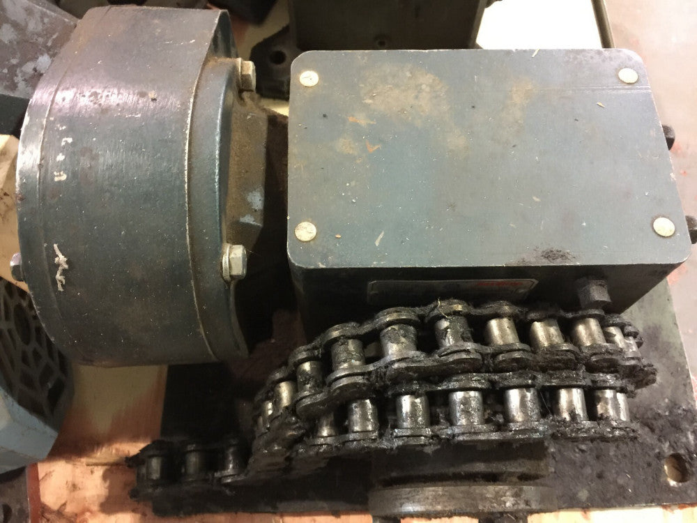 USED GROVE 30:1 RATIO AND 4:1 RATIO GEAR BOXES TQO-4 / TMQ1262-1