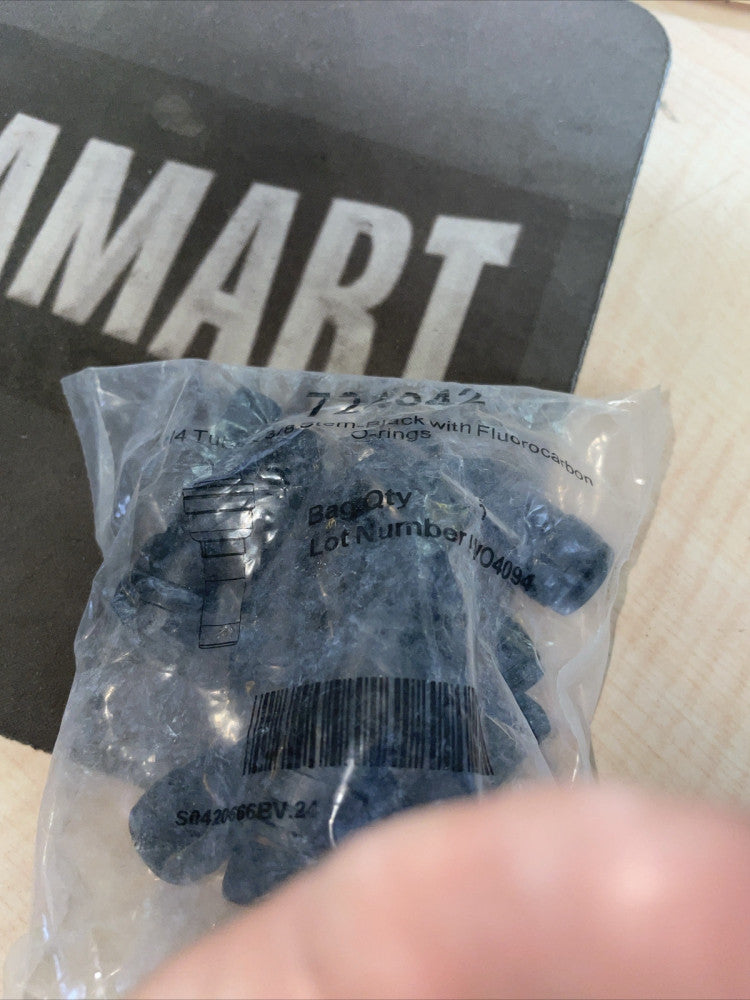 (10) CASE IH 724042 1/4 X 3/8 TUBE X STEM BLACK W/ FLUOROCARBON O-RING