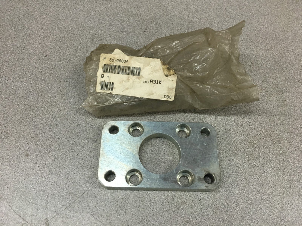 NEW NO BOX VALVE FLANGE 50-2800A