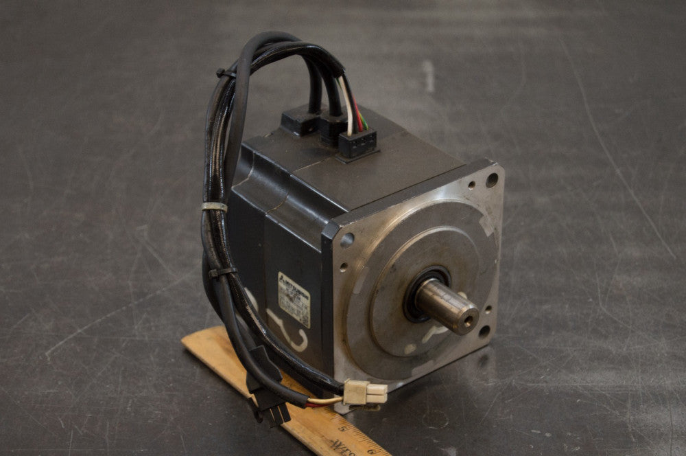 Mitsubishi AC Servo Motor HC-UFS73BK 131 Volt 4.6 Amp 3000 Rpm