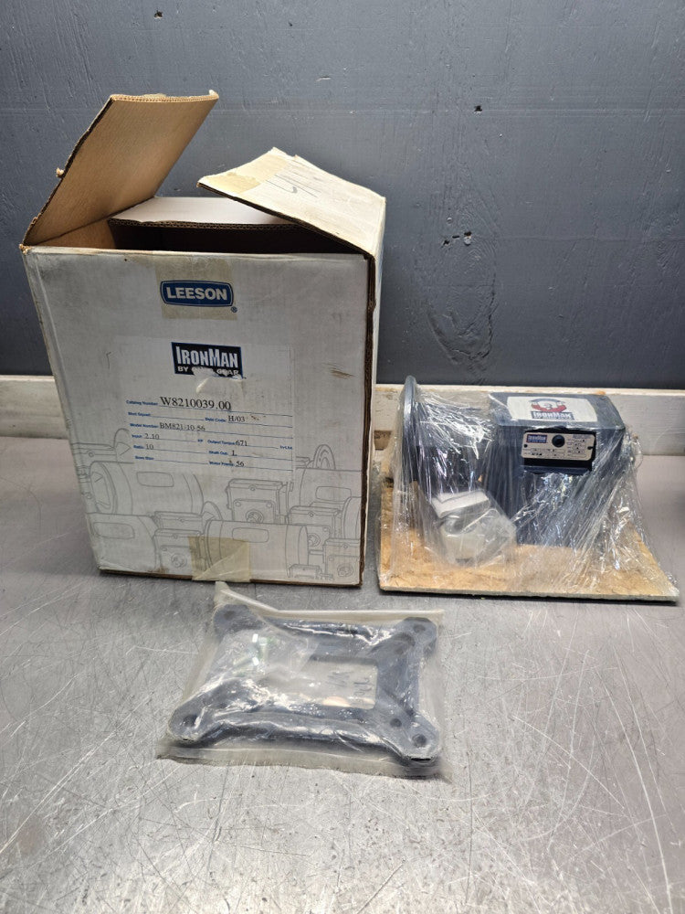 OHIO GEAR IRONMAN BM821-10-56, 10:1 2.1HP 671IN.LBS GEAR REDUCER NEW IN BOX!