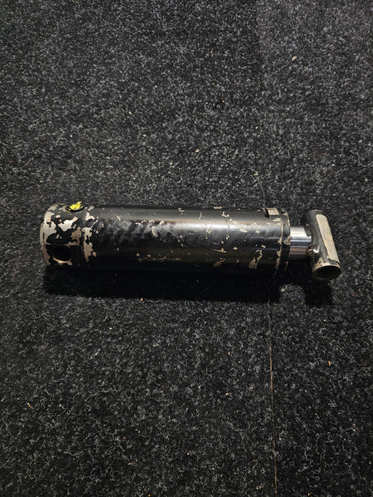 Hydraulic Welded Cylinder 75.8mm OD x 11” Retracted Length x 39.8mm Rod
