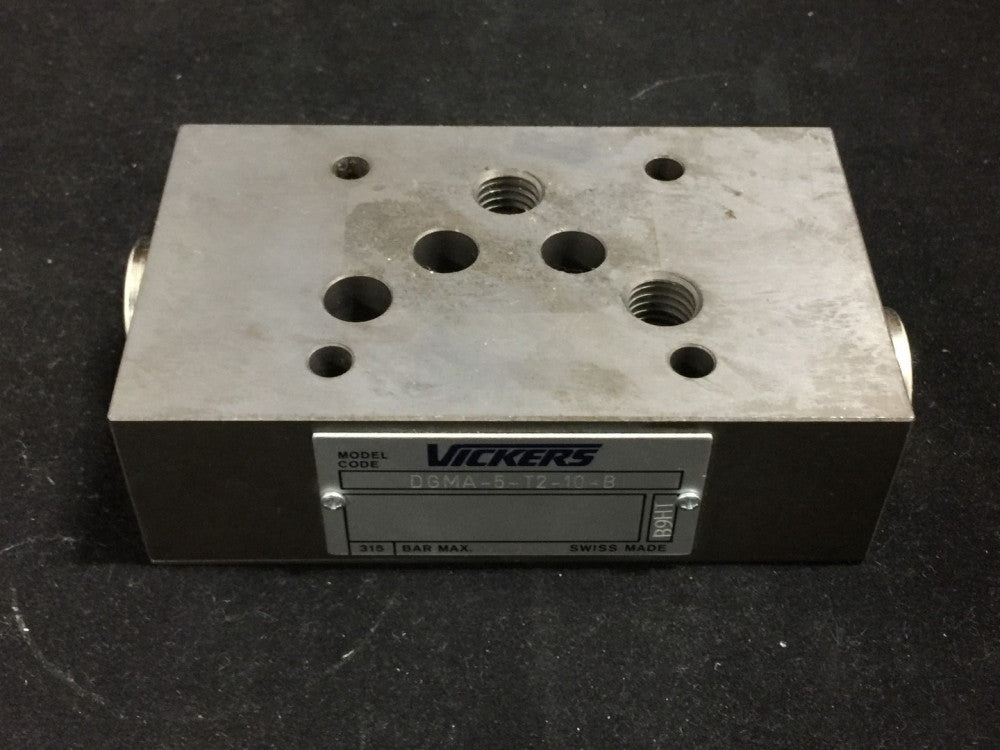 NEW VICKERS DGMA-5-T2-10-B TAPPING PLATE PORTS P & T CAST IRON
