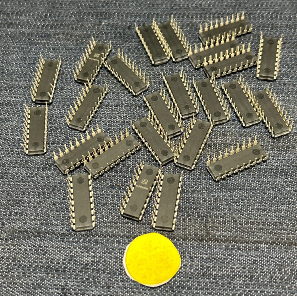 MICROCHIP INTEGRATED CIRCUIT MICROCONTROLLER PIC16LF628A-04I/P LOT OF 24