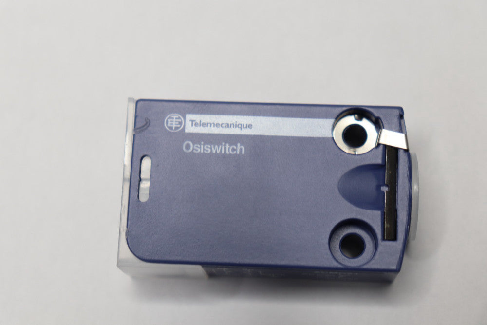 Schneider Electric Limit Switch Body 1-NC + 1-NO ZCMD21