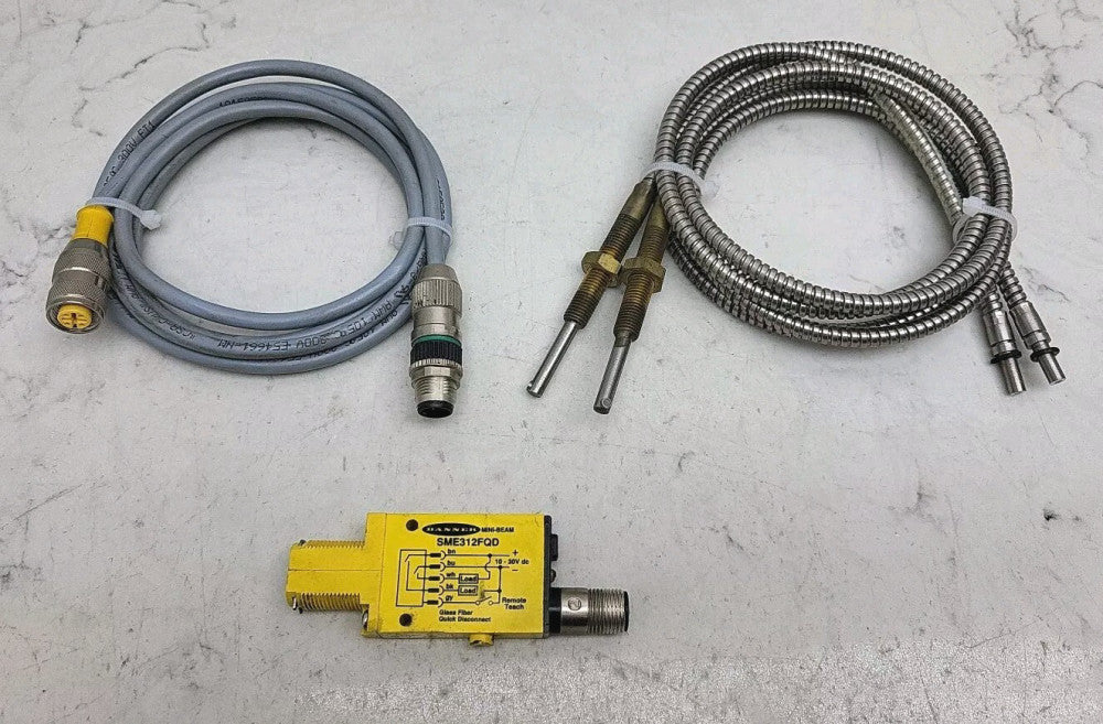 Banner SME312FQD Photoelectric Sensor 10-30Vdc w/ ITETA1.53S Fiber Optic Cables