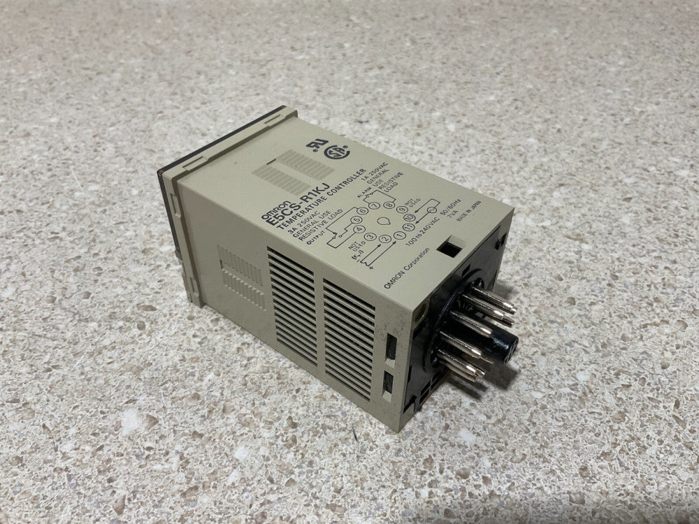 Omron E5CS-R1KJ NEW