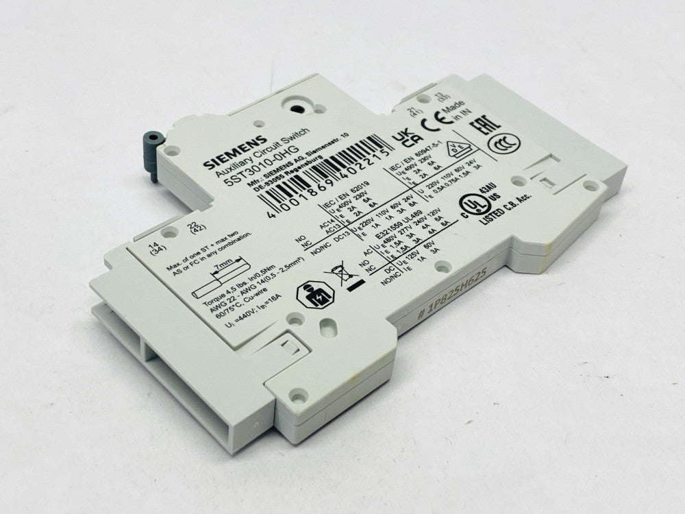 Siemens 5ST3010-0HG Auxiliary Switch 1 NO Contact + 1 NC Contact