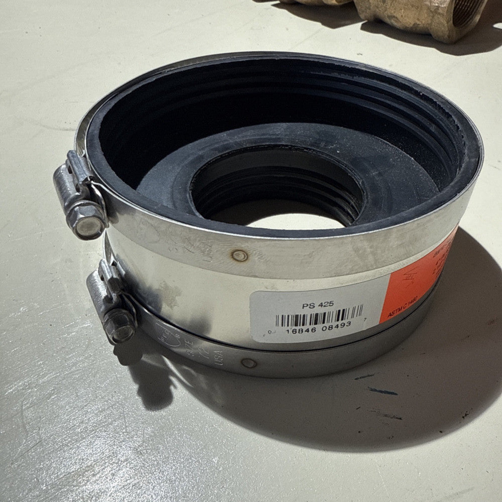 BAND-SEAL Specialty Coupling STAINLESS SERIES CS 425 4” plastic to 2 1/2 SS