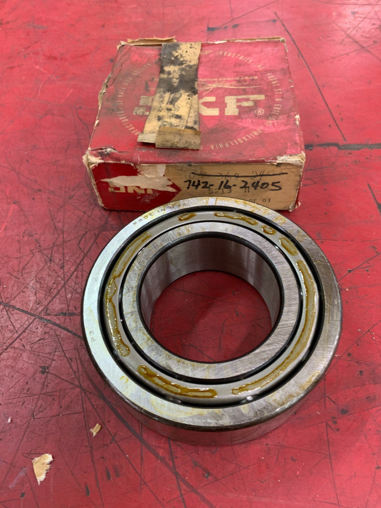 NEW IN BOX SKF DOUBLE ROW ROLLER BALL BEARING 5213 H