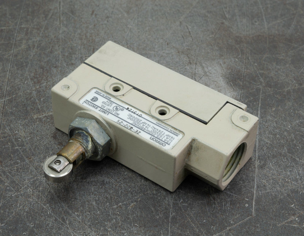 Omron ZE-Q22-2S Limit Switch Safety Sensor Roller Lever Circuit Switch