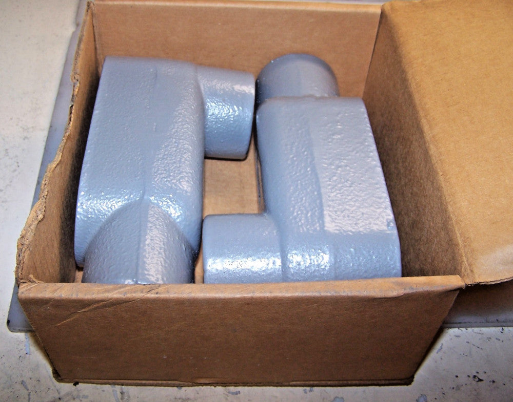 2) New Hubbell Killark LB Conduit Body 1-1/2" Gray Iron LB57 BOX OF 2