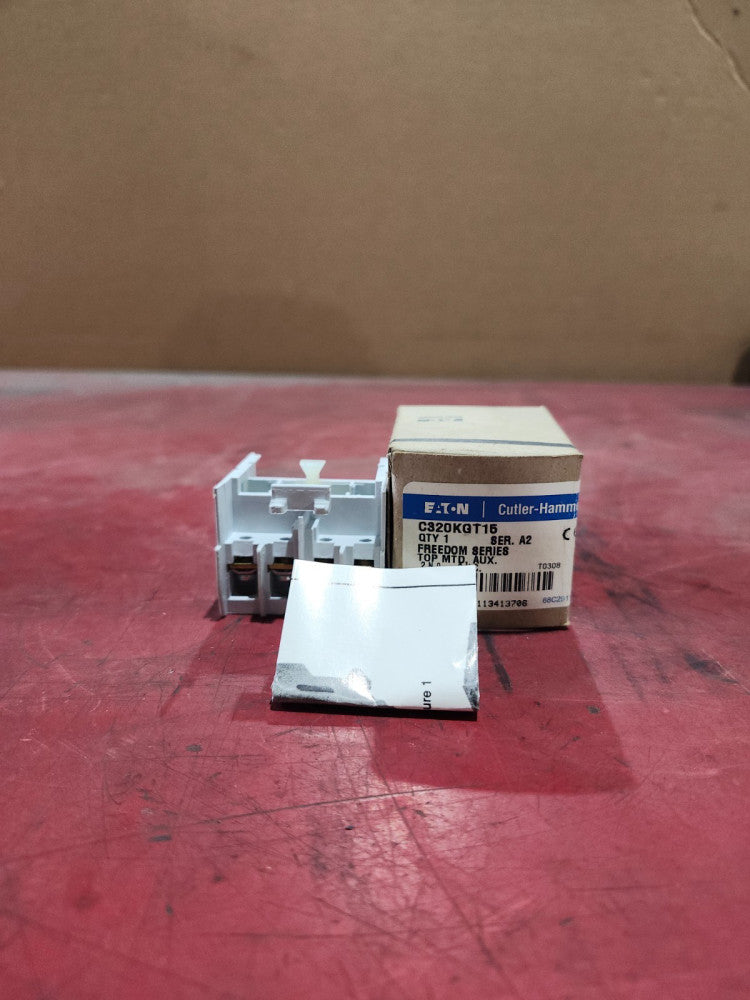NEW IN BOX CUTLER HAMMER AUXILIARY CONTACT SER A2 MODDEL C320KGT15
