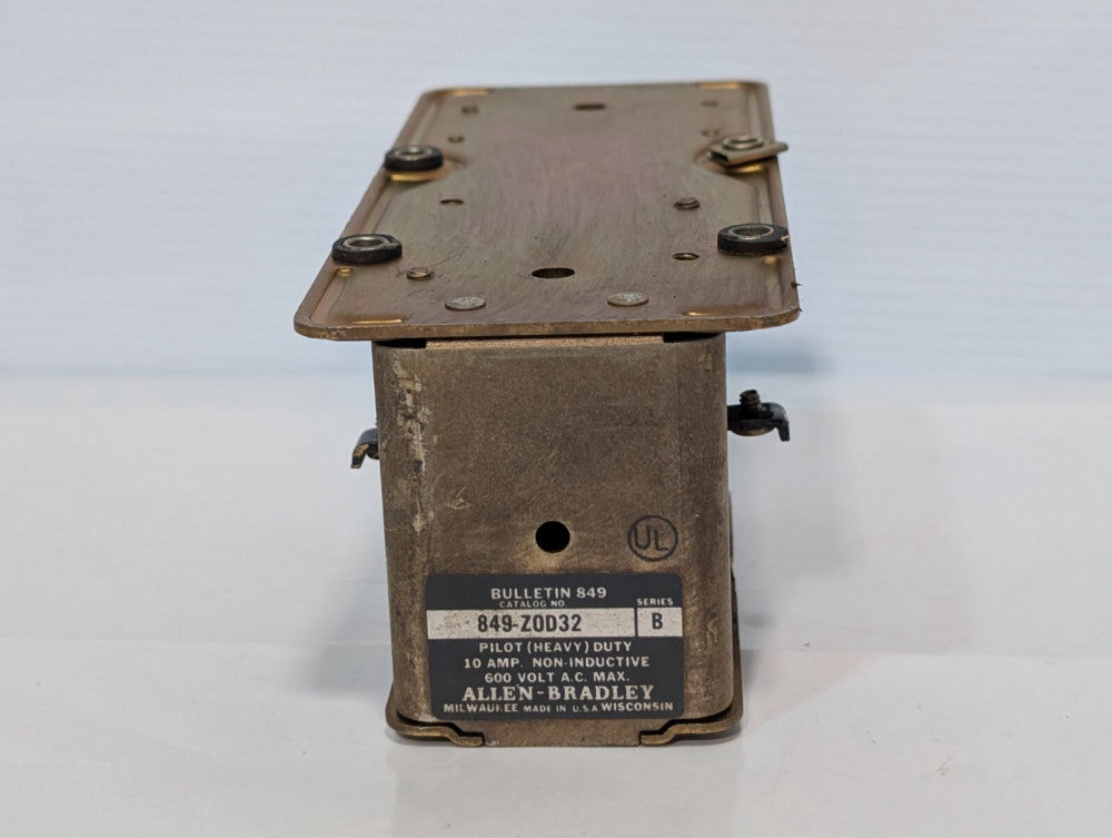 Allen-Bradley 849A-Z0D32 Series B Pneumatic Timing Relay 600VAC 10A, Heavy Duty