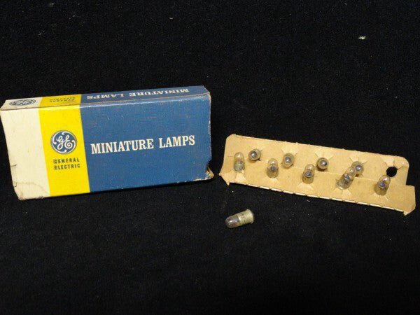 9 - GENERAL ELECTRIC ~ MINIATURE LAMPS ~ (One Pack of 9 Bulbs) PN 344 NEW IN BOX