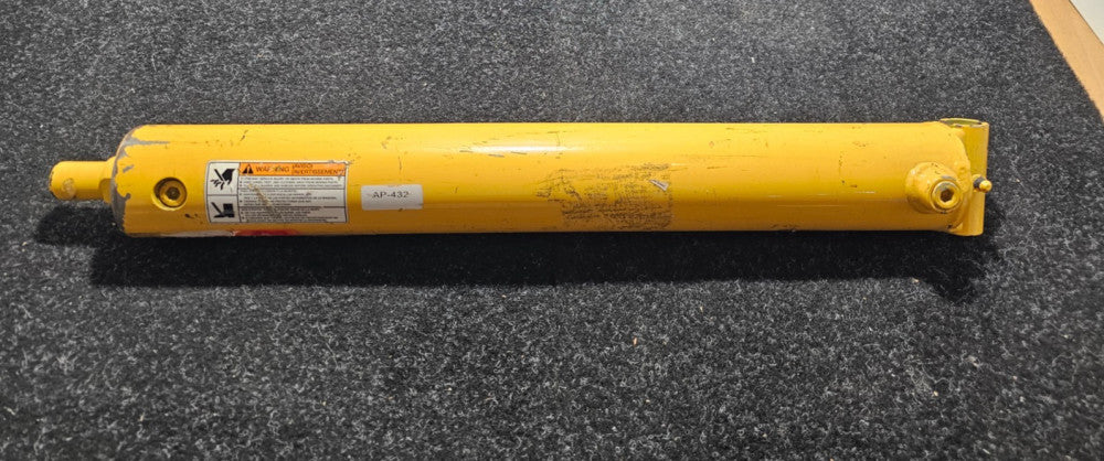 Hydraulic Welded Cylinder AP-432/C 03182015 27.5" Retracted Length 84.9mm OD