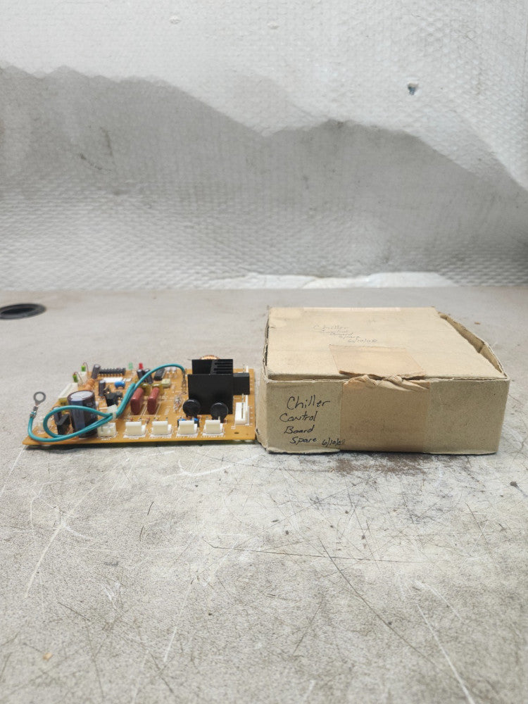 NEW IN BOX CHILLER CONTROL BOARD C8204 317G57177A