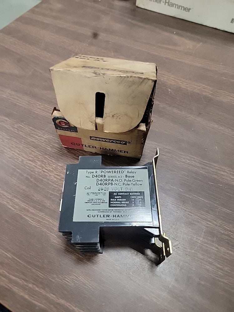 CUTLER HAMMER D40RB TYPE R POWEREED RELAY 120/240V COIL 120VDC (D40RPA D40RPB)
