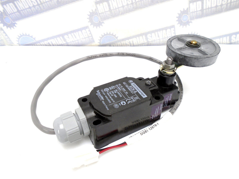 Telemecanique XCK-S - 240V 3A ROLLER LIMIT SWITCH w/ ZCKD39 50mm ROLLER 1NC/1NO