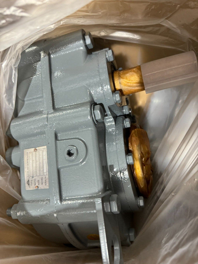 FACTORY NEW CLEVELAND GEAR SIZE 3 SHAFT REDUCER 25:1 RATIO CGUSM3-25 & BACKSTOP