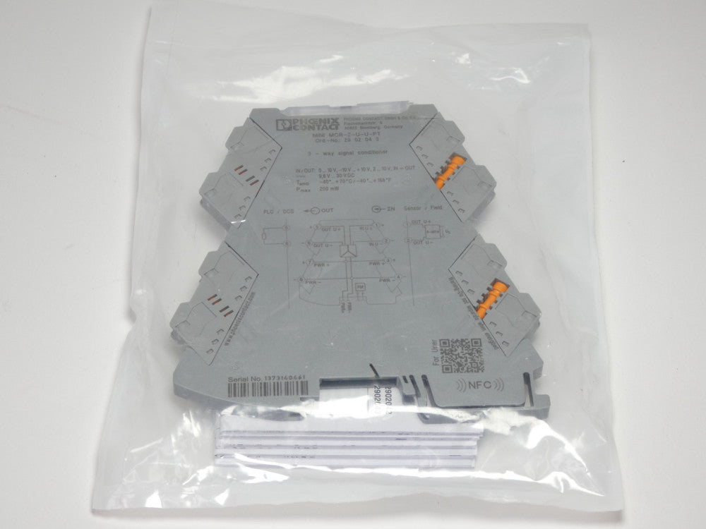 Phoenix Contact 2902043 MINI MCR-2-U-U-PT 3-Way Signal Conditioner - NEW Surp...