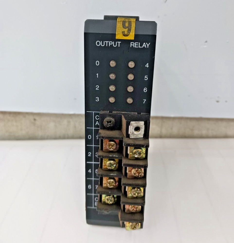 GE FANUC 8 CIRCUIT RELAY OUTPUT MODULE IC610MDL180A