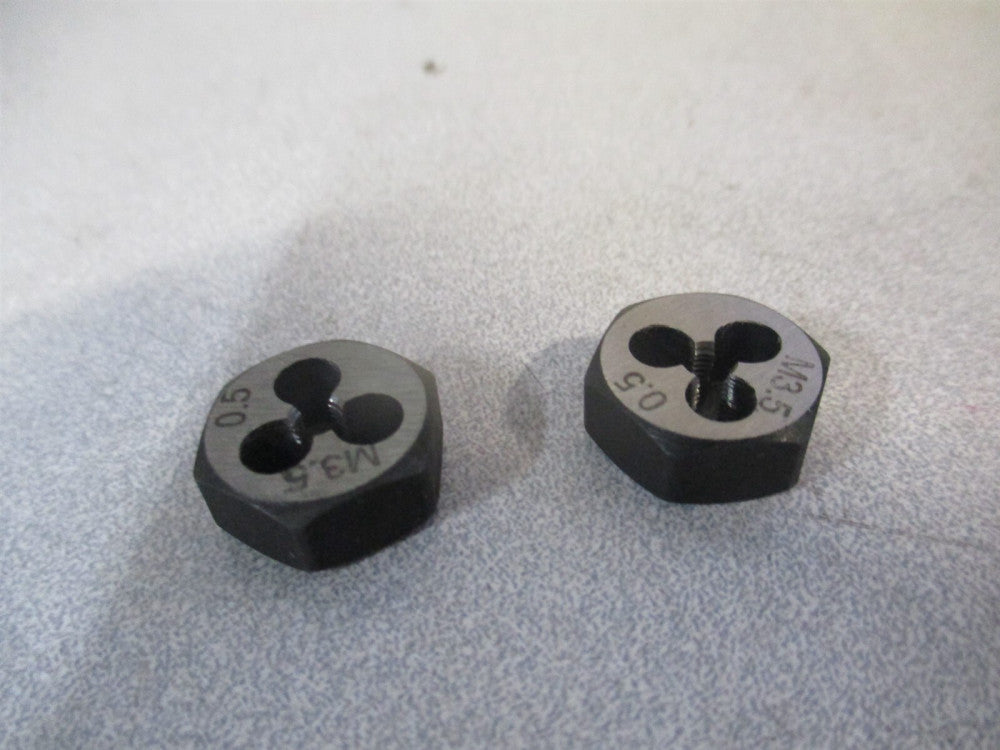 M3 x 0.5 Carbon Steel Right Hand Uncoated Hex Die - Lot of 2