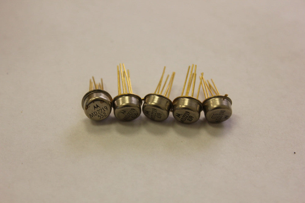 5 Motorola MD2219 Transistors
