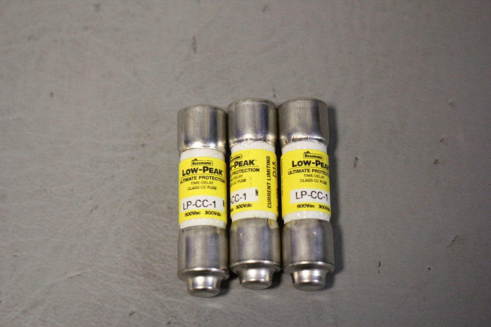 UNUSED LOT OF 3 BUSSMAN LOW PEAK DUAL ELEMENT FUSES LP-CC-1