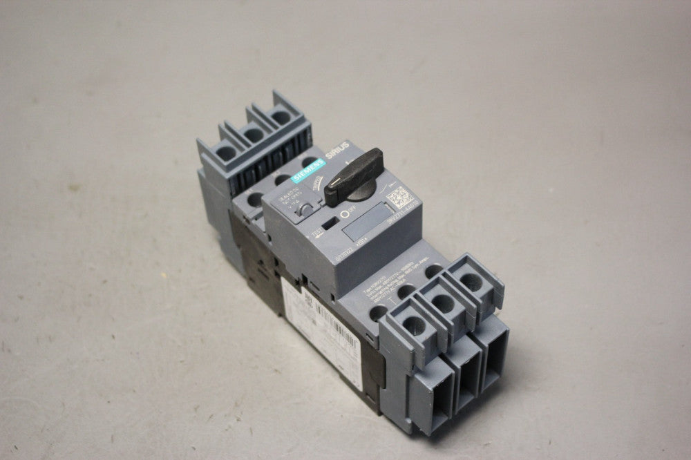 UNUSED SIEMENS MOTOR STARTER/CIRCUIT BREAKER 3RV2711-4AD10