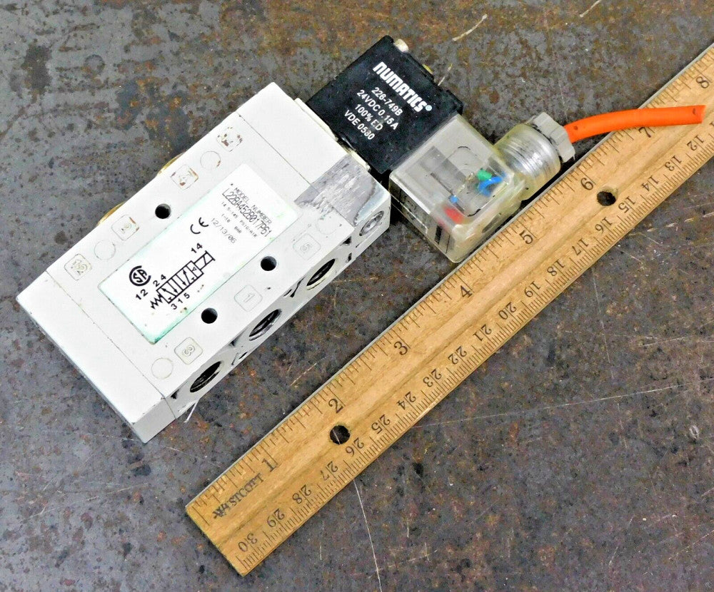 Numatics L22BA452B017P61 Sol-Pilot Valve 24V DC 1/4 in. NPT 145 PSI