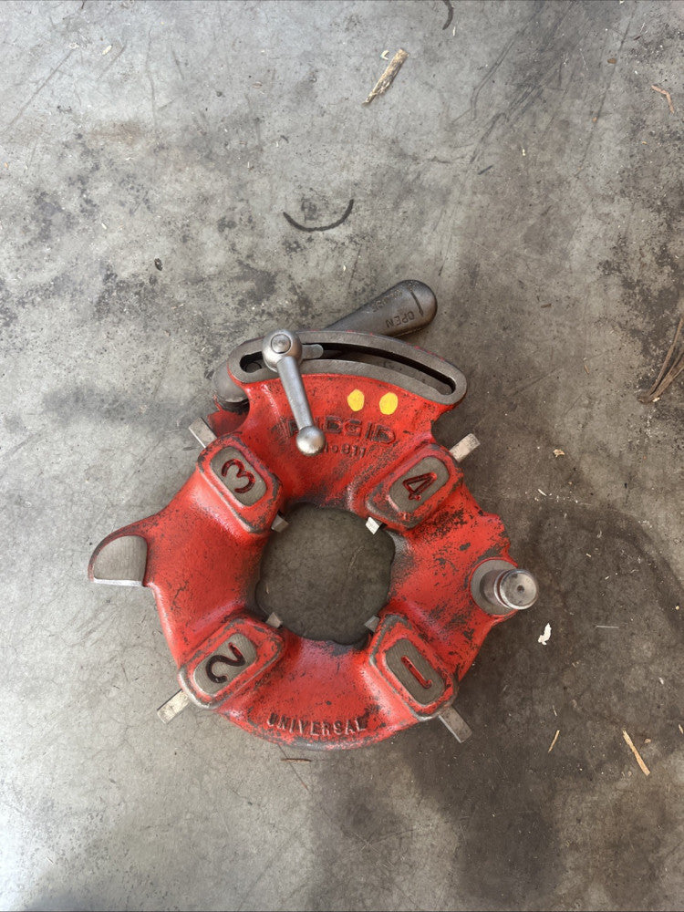 Ridgid 811 die head with 1-2" NPT cutting teeth