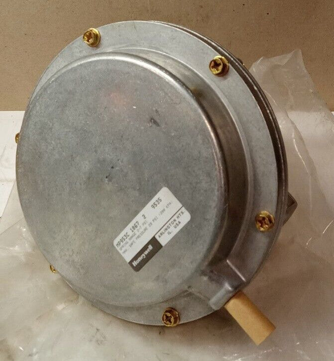NEW HONEYWELL PNEUMATIC VALVE ACTUATOR 8" 2-7 PSI RANGE 29 PSI MP953C1067