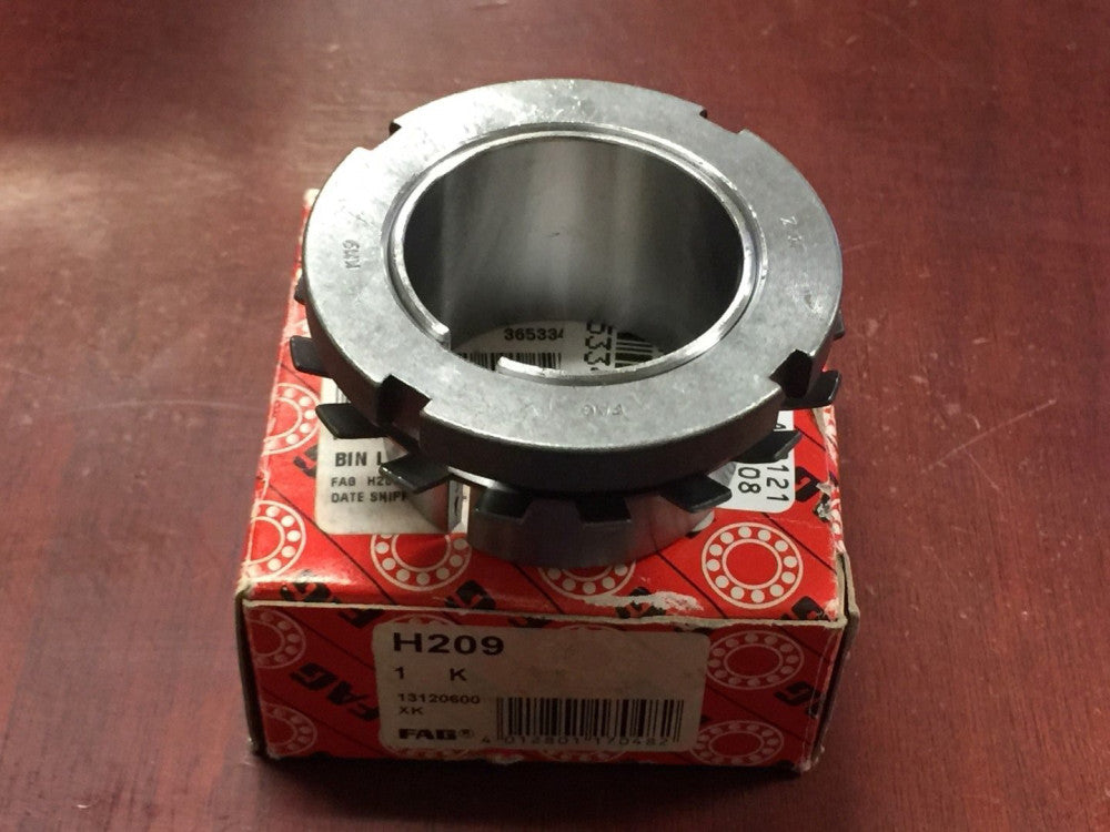 NEW H209 BEARING ADAPTOR SLEEVE W/ LOCKING NUT 40MM