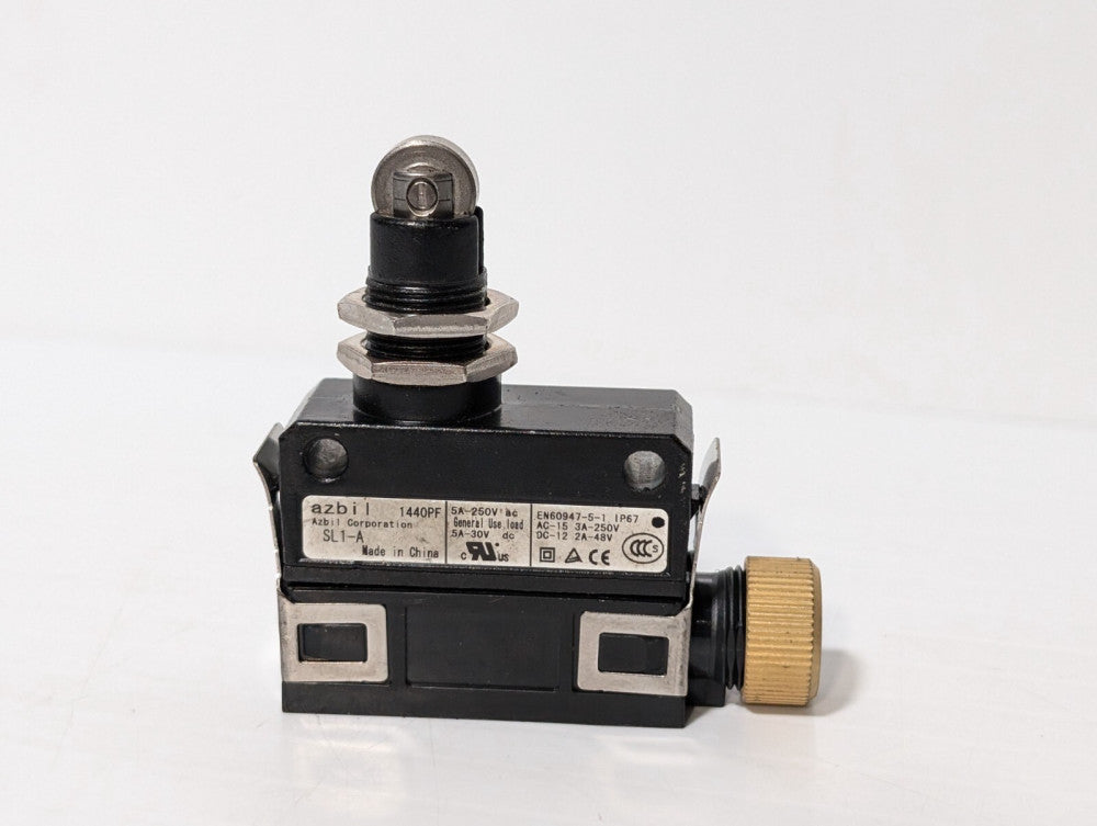 Azbil SL1-A Limit Switch, Roller Plunger, SPDT, 5A, 250vac 30vdc