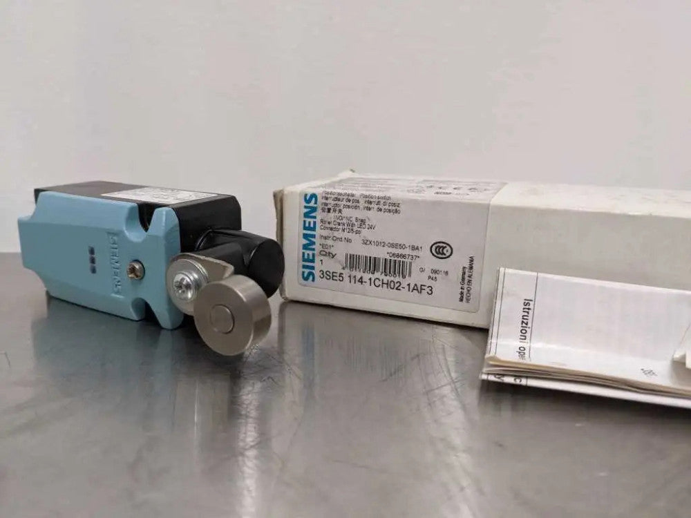 Siemens 3SE5 114-1CH02-1AF3 Position Switch, Roller Crank with LED, Limit Switch