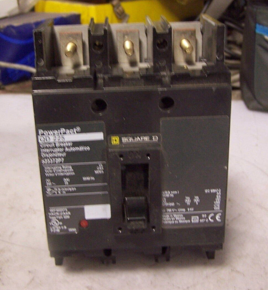 SQUARE D 225 AMP CIRCUIT BREAKER 240 VAC 3 POLE 523372P7