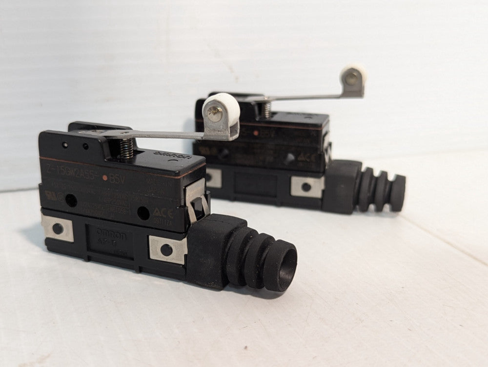 Lot of 2 Omron Z-15GW2A55-B5V Micro Limit Switch, 15A, 250V