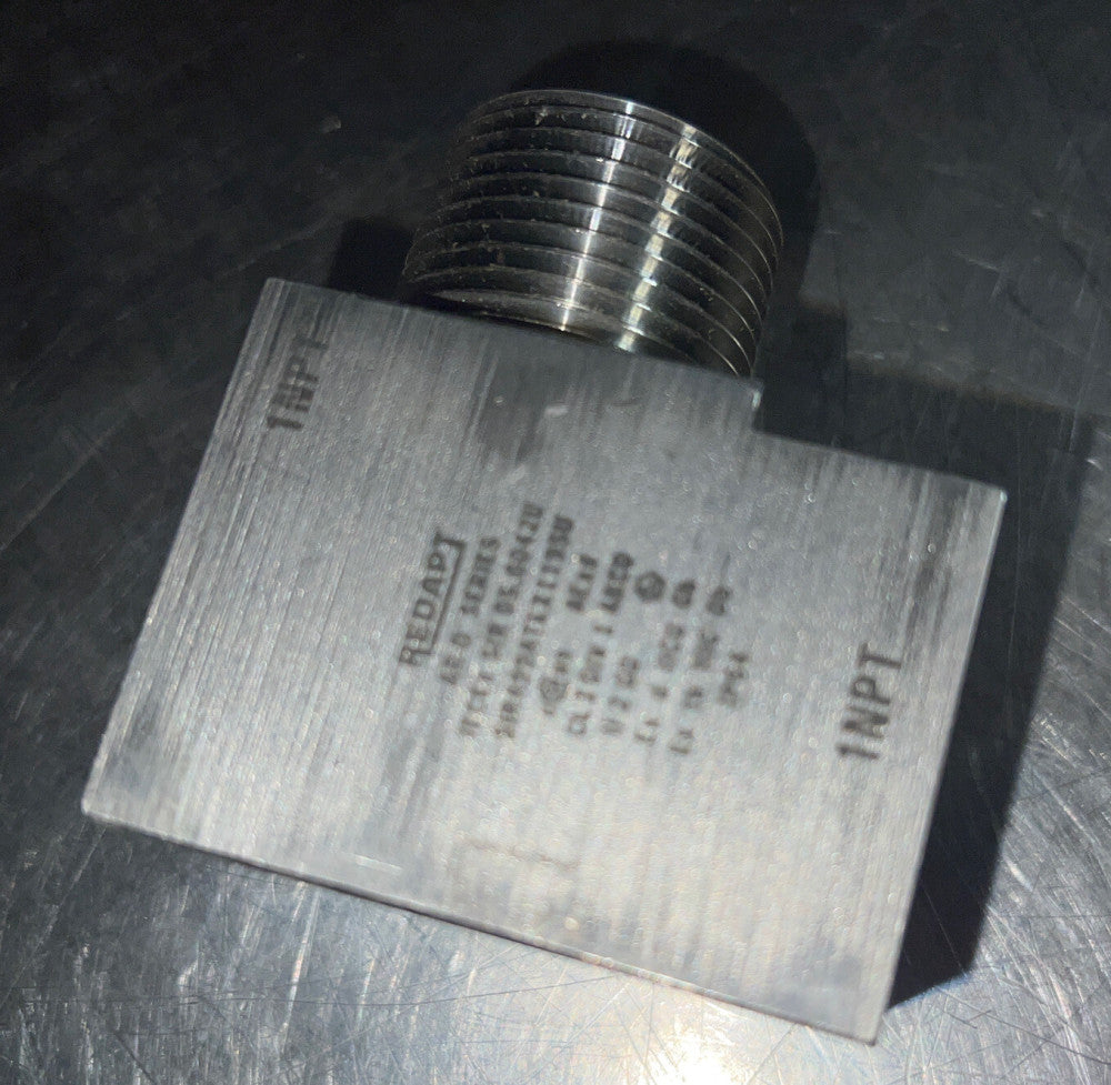 EATON REDAPT AR-D SERIES 90 DEGREE ADAPTER, 1”MNPT X 1” FNPT, NOS Surplus