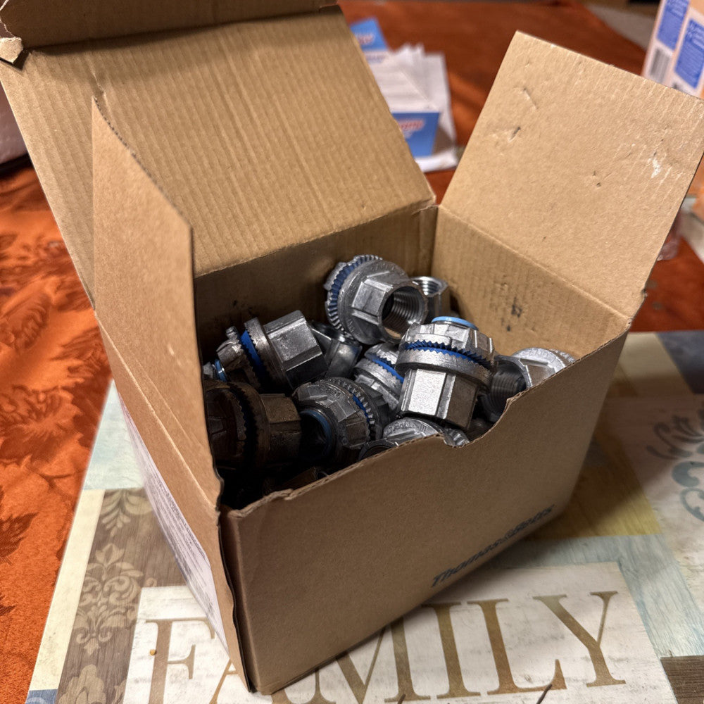 NEW Thomas & Betts H050-TB, Conduit Hub, 1/2 Inch Zinc Conduit Hub, BOX OF 25