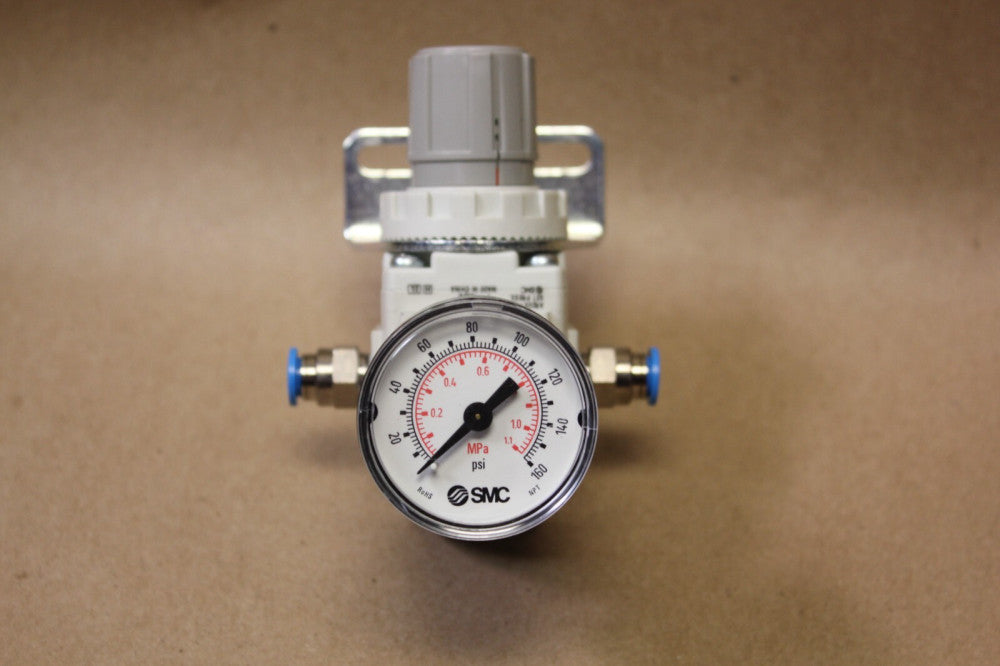 SMC PNEUMATIC REGULATOR P/N: AR20K-N01B-Z-B