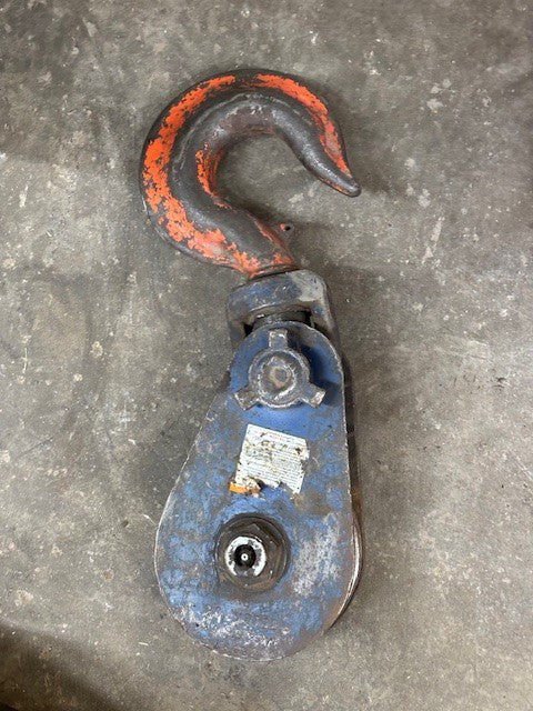 MCKISSICK 8-TON IE297 SNATCH BLOCK WITH 8" SWIVEL HOOK