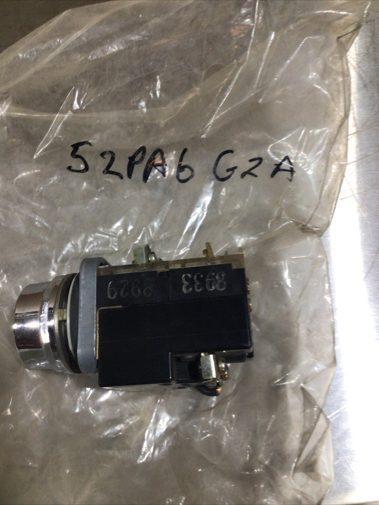 52PA6G2A Furnas Electric Siemens Red Oil Tight Pilot Light (Missing Red Cap)
