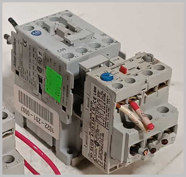 Allen-Bradley 193-EA1DB Overload Relay (1) 100-C09*10 Contactor Relay (1)