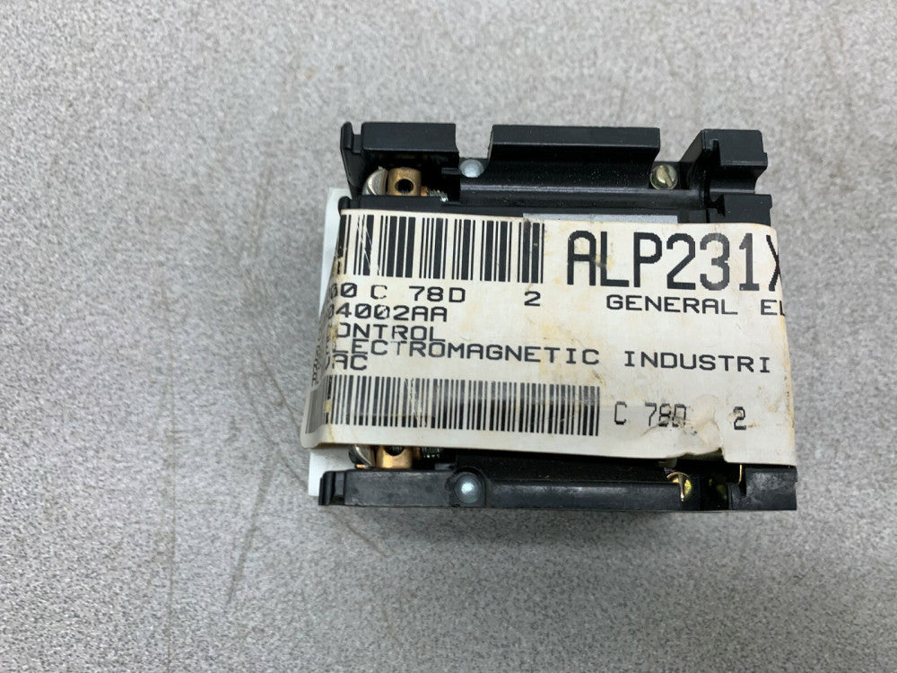 NEW NO BOX GE RELAY CR120A04002AA